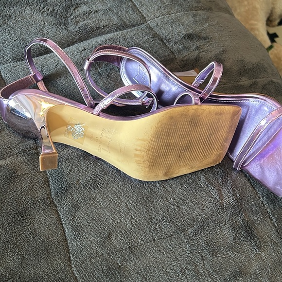 Worn once metallic purple heels - Picture 5 of 7